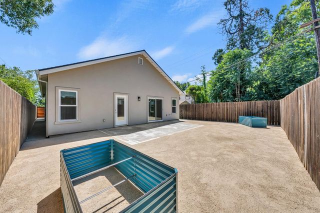 3025 7th Ave, Sacramento, CA 95817
