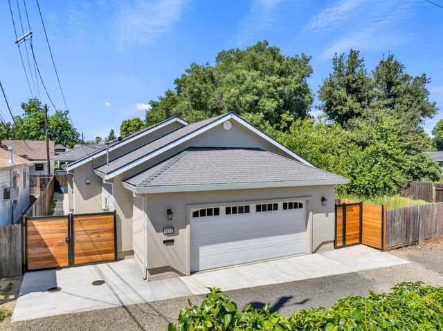 3025 7th Ave, Sacramento, CA 95817