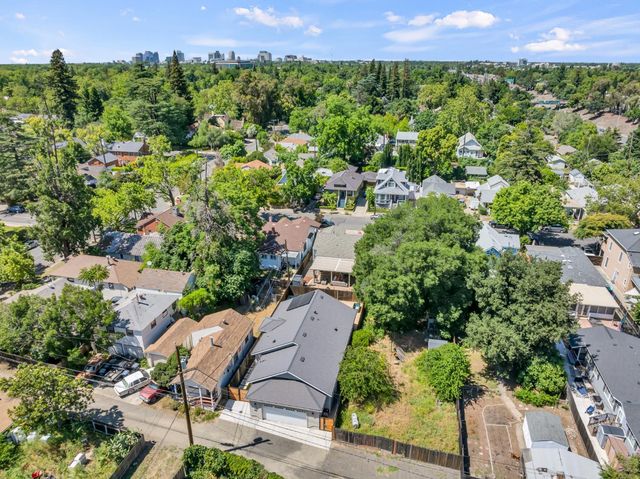 3025 7th Ave, Sacramento, CA 95817