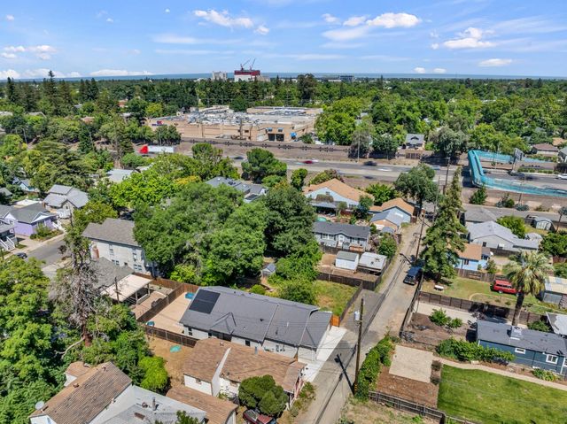 3025 7th Ave, Sacramento, CA 95817