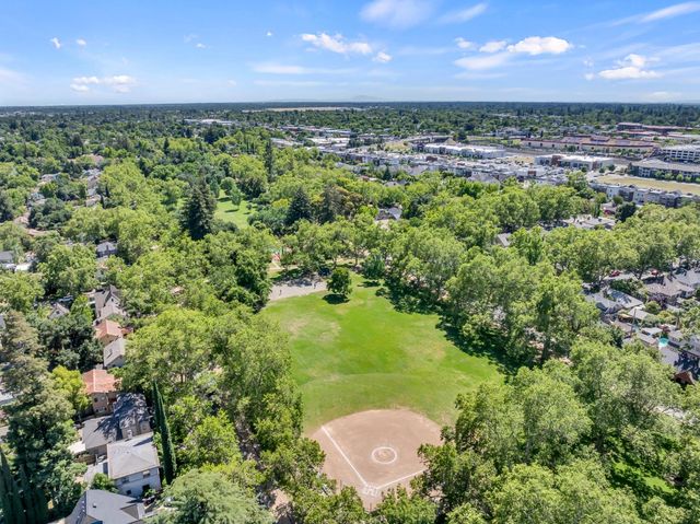 3025 7th Ave, Sacramento, CA 95817