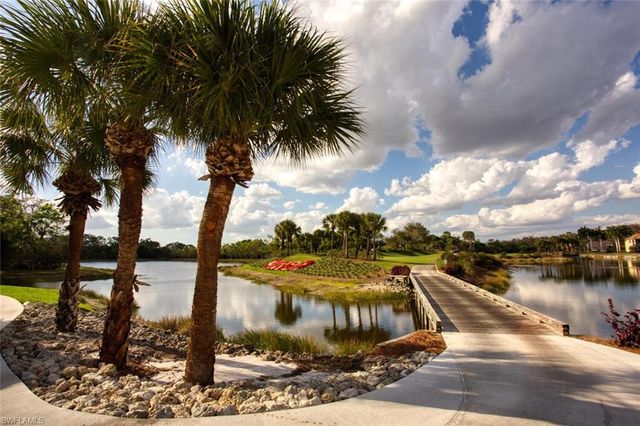 8083 Queen Palm LN 425, Fort Myers, FL 33966