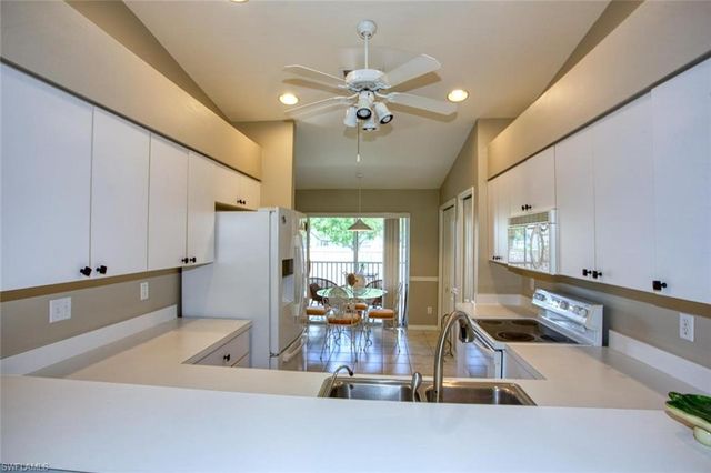 8083 Queen Palm LN 425, Fort Myers, FL 33966
