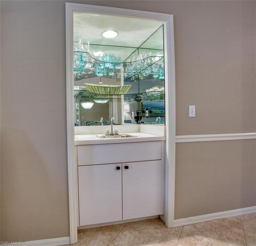 8083 Queen Palm LN 425, Fort Myers, FL 33966
