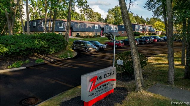 2161 Decker Road 24, Walled Lake, MI 48390