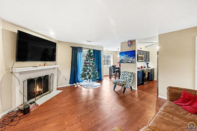 5731 SW 22nd Ter Apt 4, Topeka, KS 66614