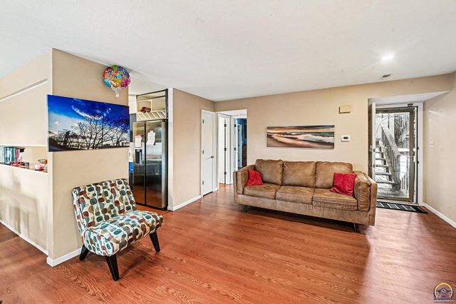 5731 SW 22nd Ter Apt 4, Topeka, KS 66614