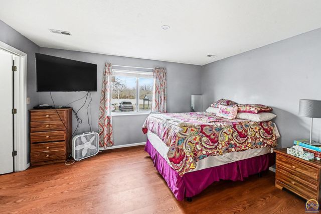 5731 SW 22nd Ter Apt 4, Topeka, KS 66614