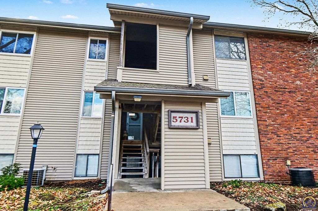 5731 SW 22nd Ter Apt 4, Topeka, KS 66614
