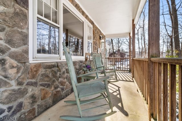 26 Winding Way, Holland Twp., NJ 08848