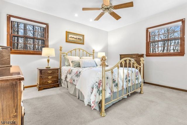 26 Winding Way, Holland Twp., NJ 08848