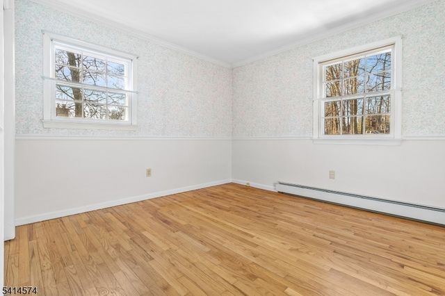 26 Winding Way, Holland Twp., NJ 08848