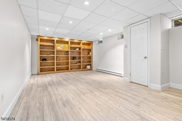 26 Winding Way, Holland Twp., NJ 08848