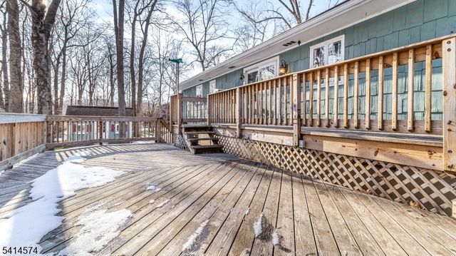 26 Winding Way, Holland Twp., NJ 08848