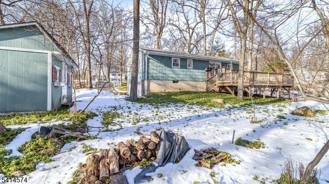 26 Winding Way, Holland Twp., NJ 08848