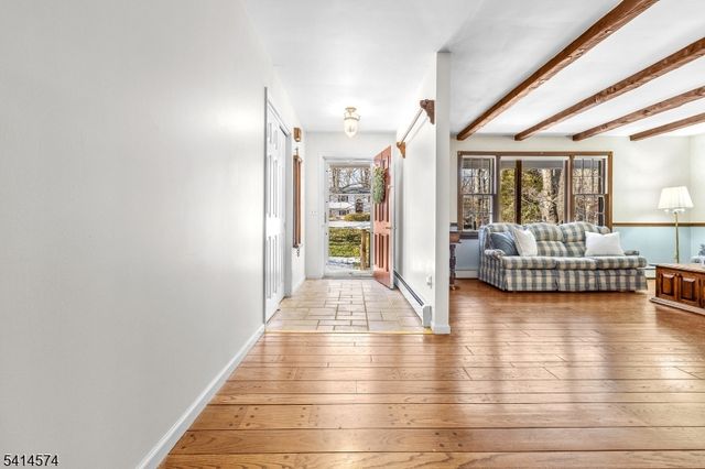 26 Winding Way, Holland Twp., NJ 08848