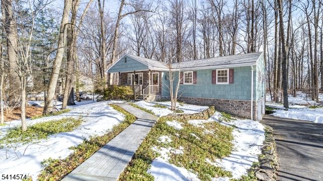 26 Winding Way, Holland Twp., NJ 08848