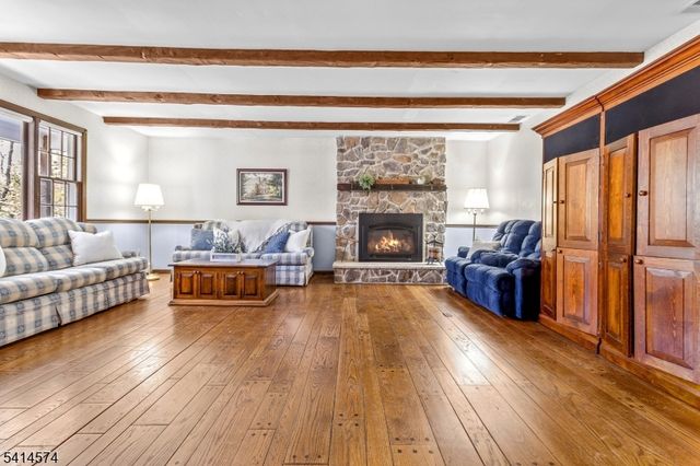 26 Winding Way, Holland Twp., NJ 08848