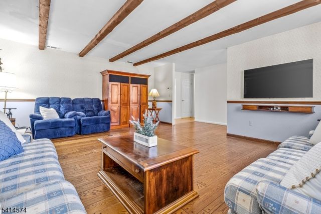 26 Winding Way, Holland Twp., NJ 08848