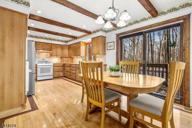 26 Winding Way, Holland Twp., NJ 08848