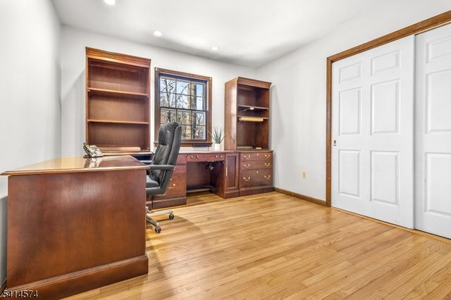 26 Winding Way, Holland Twp., NJ 08848