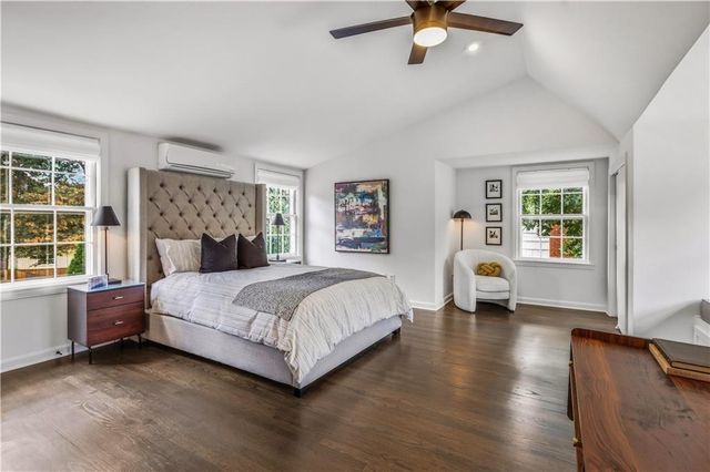 1207 W 67TH Terrace, Kansas City, MO 64113