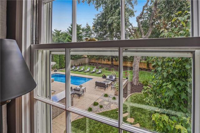 1207 W 67TH Terrace, Kansas City, MO 64113