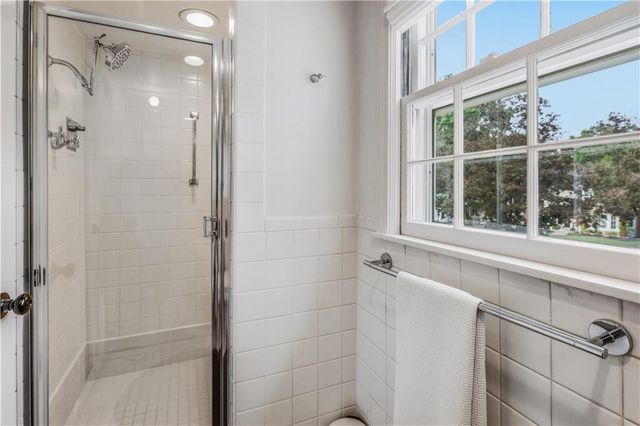 1207 W 67TH Terrace, Kansas City, MO 64113