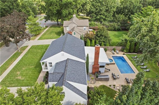 1207 W 67TH Terrace, Kansas City, MO 64113