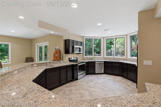 2764 Tall Timbers Drive, Milford Charter Township, MI 48380