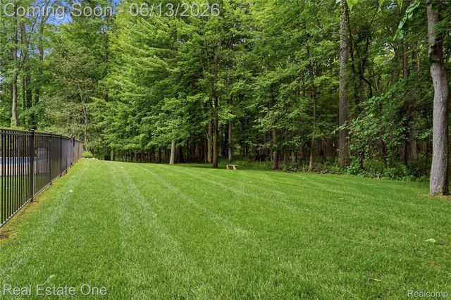 2764 Tall Timbers Drive, Milford Charter Township, MI 48380