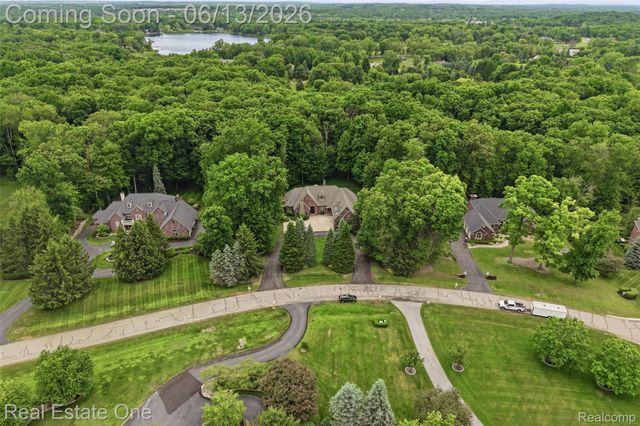 2764 Tall Timbers Drive, Milford Charter Township, MI 48380