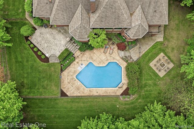 2764 Tall Timbers Drive, Milford Charter Township, MI 48380