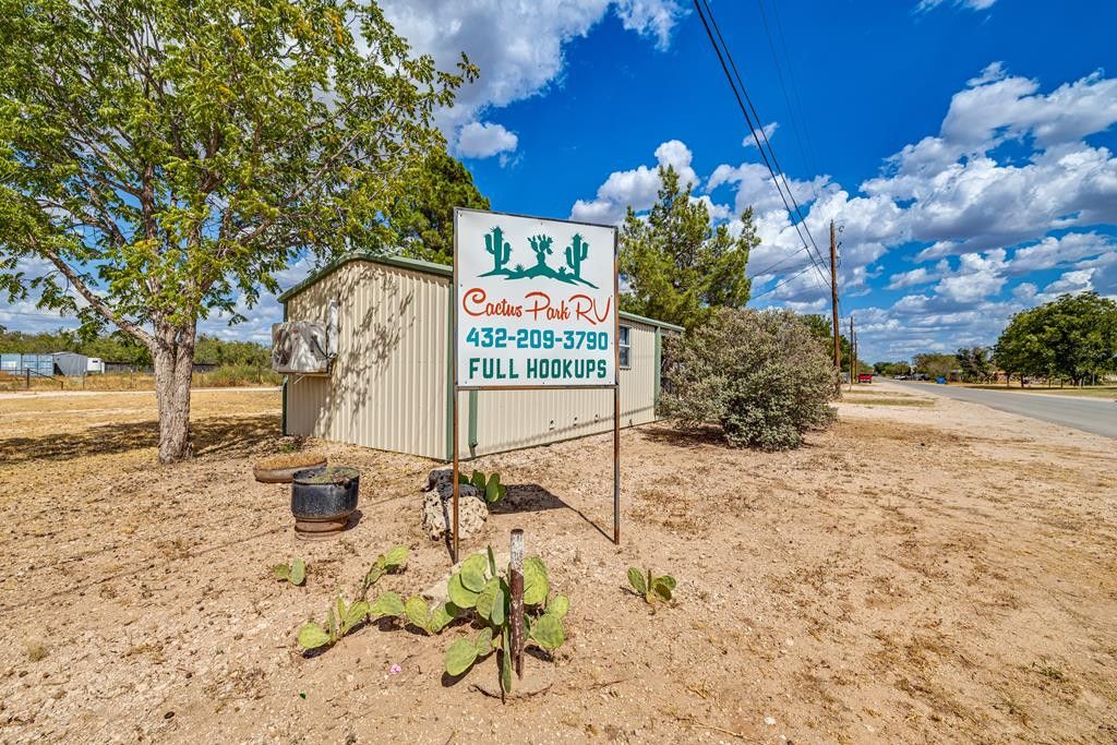 Image 1 of property listing at 222 9th Street, Sterling City, TX 76951