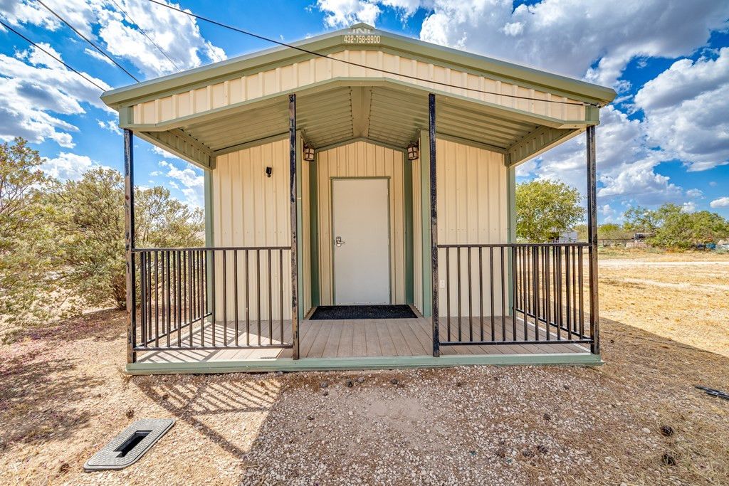 Image 17 of property listing at 222 9th Street, Sterling City, TX 76951