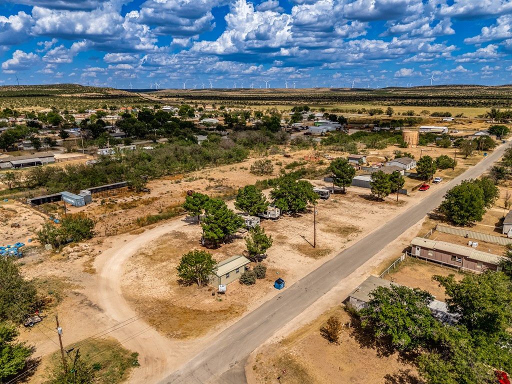 Image 2 of property listing at 222 9th Street, Sterling City, TX 76951