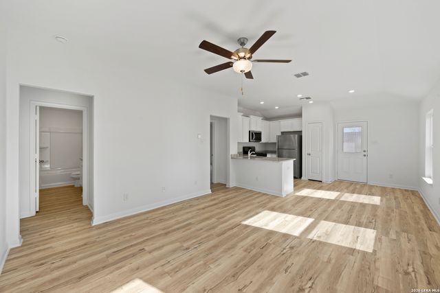 15118 Waterow View, Von Ormy, TX 78073