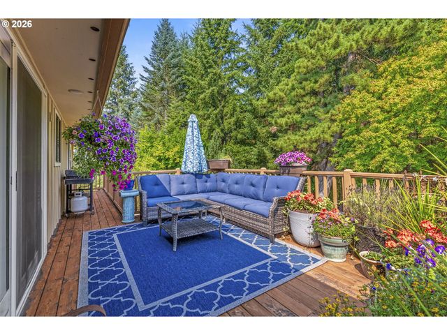 891 YOUNG Rd, Kelso, WA 98626