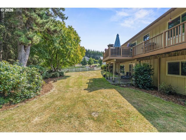 891 YOUNG Rd, Kelso, WA 98626