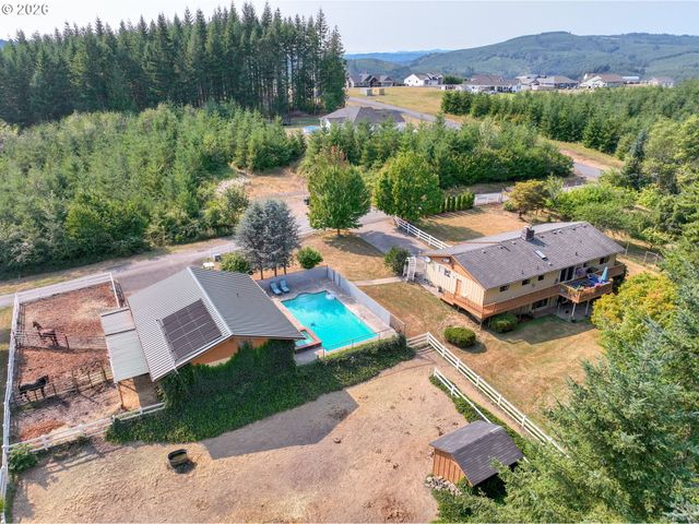 891 YOUNG Rd, Kelso, WA 98626