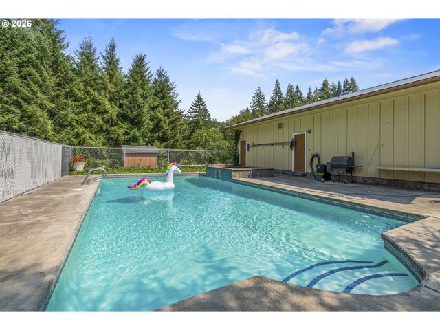 891 YOUNG Rd, Kelso, WA 98626
