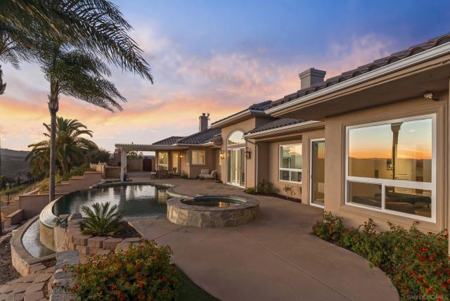 1403 Chariot Ct, Bonsall, CA 92003