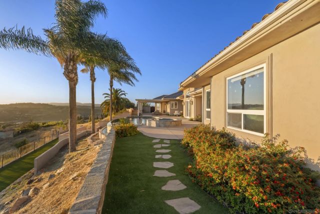 1403 Chariot Ct, Bonsall, CA 92003