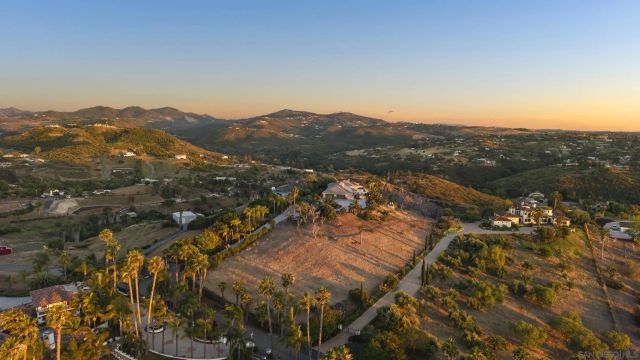 1403 Chariot Ct, Bonsall, CA 92003