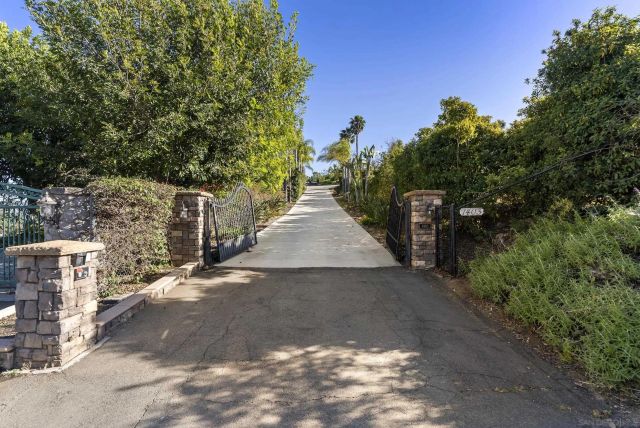 1403 Chariot Ct, Bonsall, CA 92003