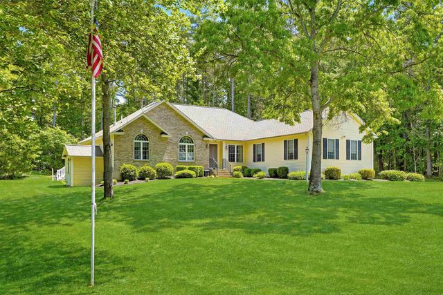 22 May Lane, Pelham, NH 03076