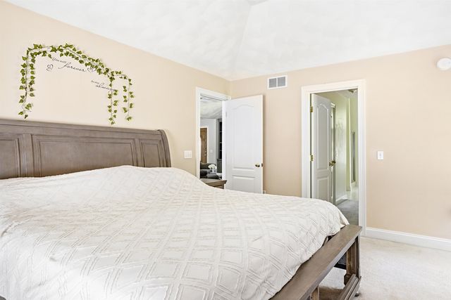 22 May Lane, Pelham, NH 03076