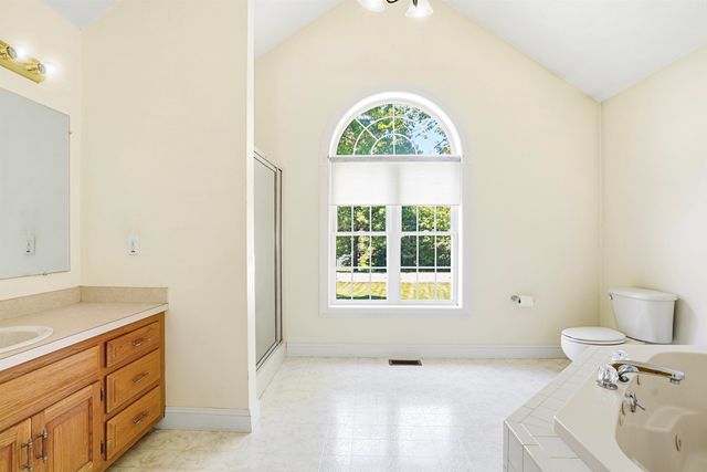 22 May Lane, Pelham, NH 03076