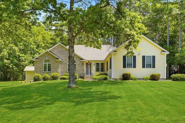 22 May Lane, Pelham, NH 03076