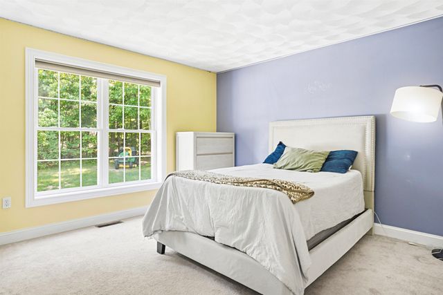22 May Lane, Pelham, NH 03076